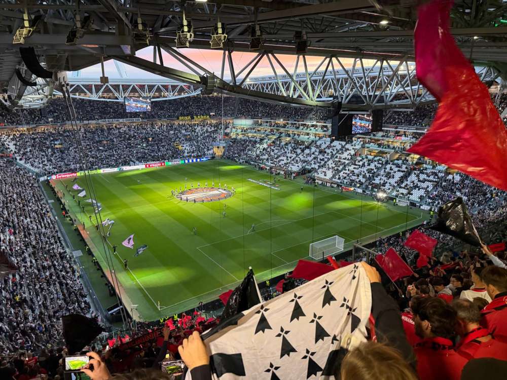 Les supporters obligés de retirer leurs chaussures