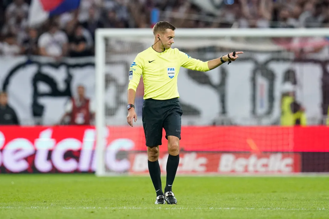Les arbitres reçoivent une consigne sans pitié