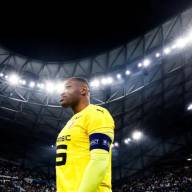 Mandanda proche de la retraite